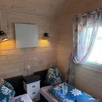 Chatki Przy Marinie Ferienhaus *