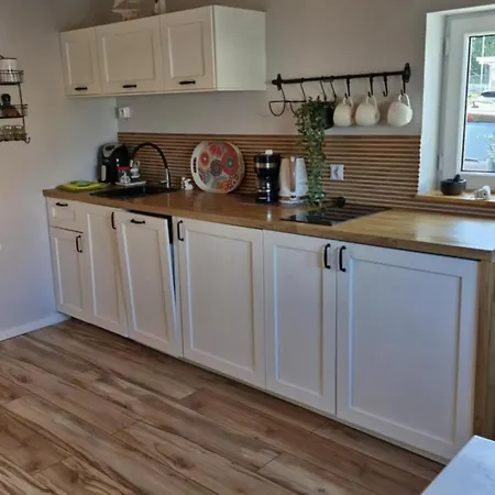 Chatki Przy Marinie Feriehus Wapnica (West Pomeranian)