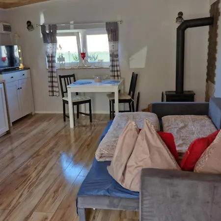 Chatki Przy Marinie Hébergement de vacances Wapnica (West Pomeranian)