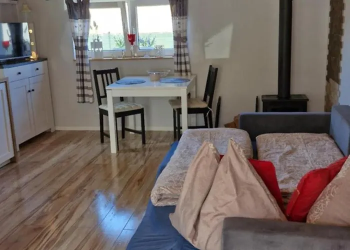 Chatki Przy Marinie Сasa de vacaciones Wapnica (West Pomeranian)